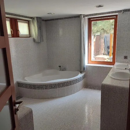 Large House With Parking, 30 Min To Prague Center Villa Uvaly  Exterior photo