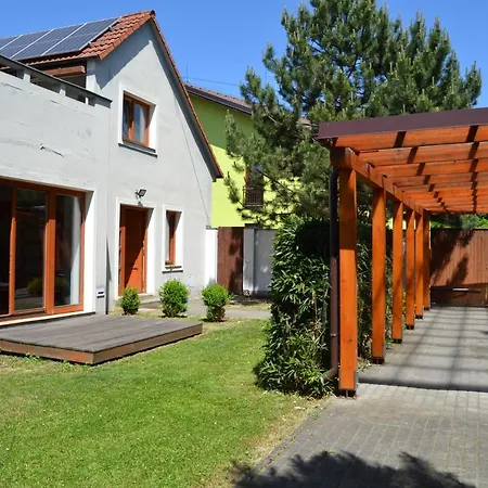 Large House With Parking, 30 Min To Prague Center Villa Uvaly  Exterior photo