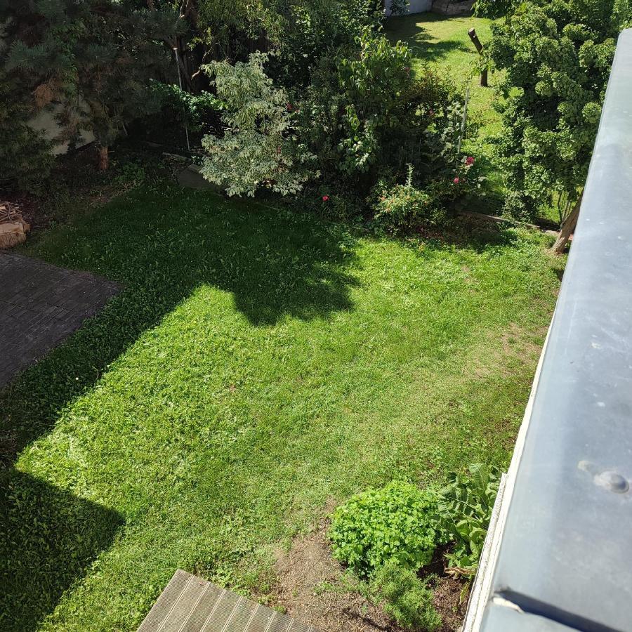 Large House With Parking, 30 Min To Prague Center