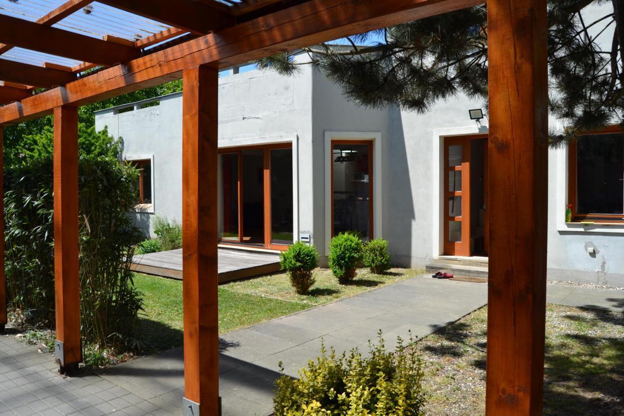 Large House With Parking, 30 Min To Prague Center *