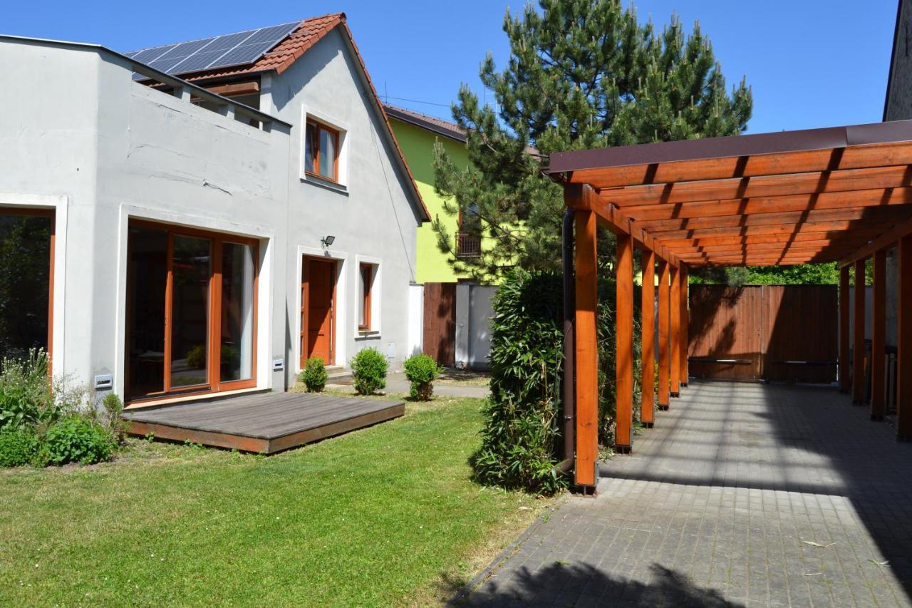 Large House With Parking, 30 Min To Prague Center Villa Uvaly (Central Bohemian)