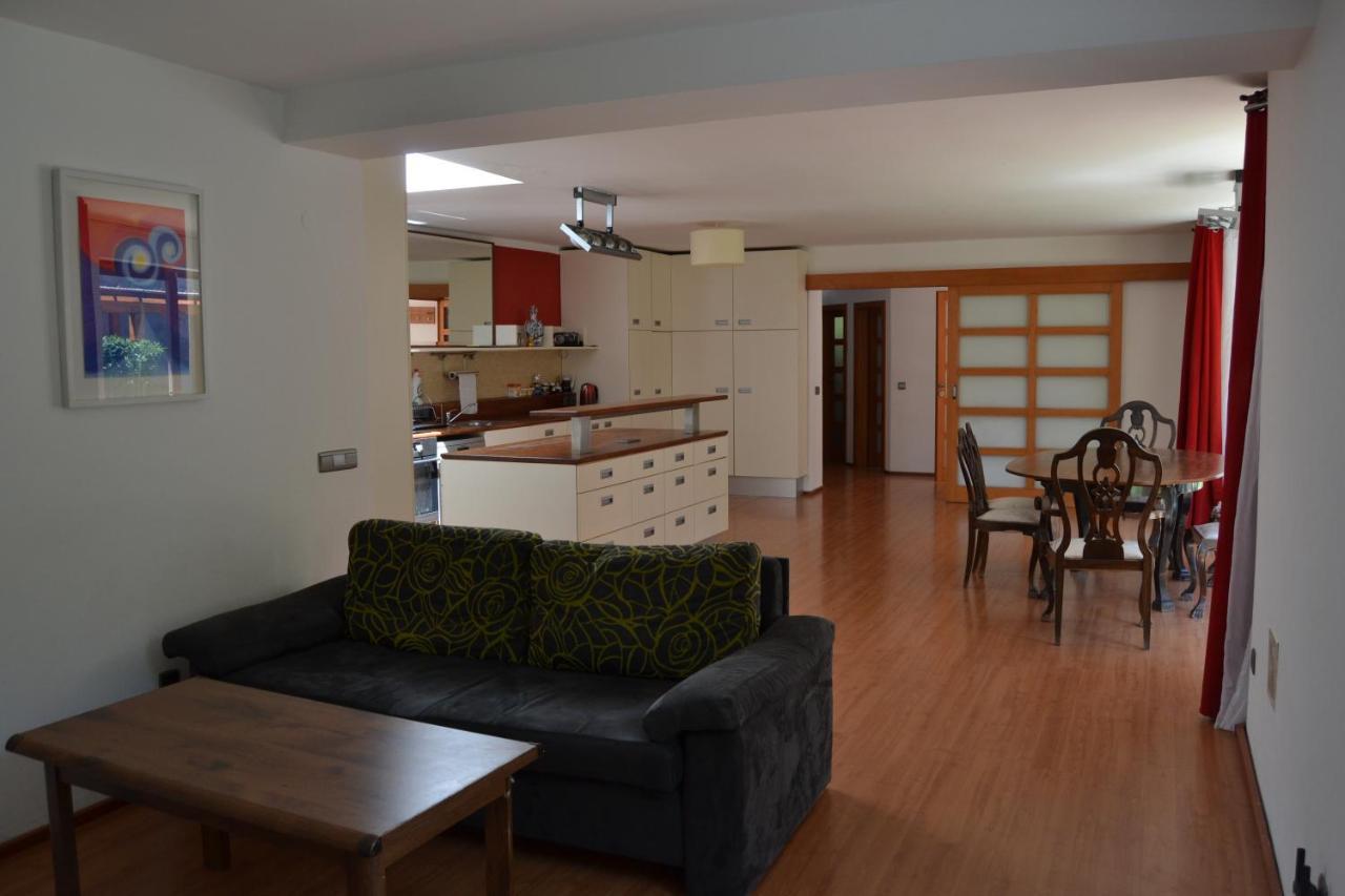 Large House With Parking, 30 Min To Prague Center *